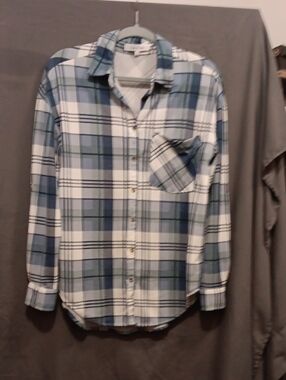 Eden & Olivia Blue and White Plaid Button-Up Shirt